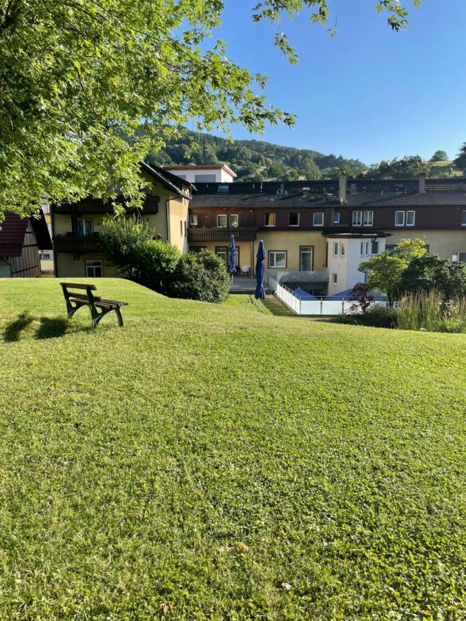 Gruener Baum 3*